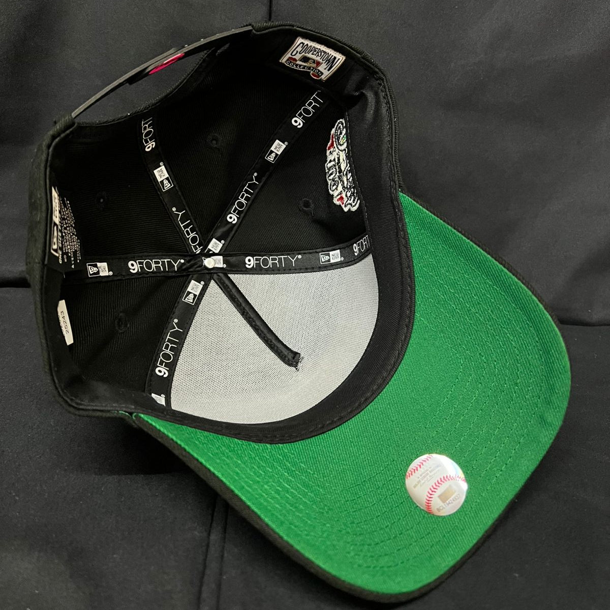 DODGERS LA LOGO DORADO INVERTIDO NEGRA NEW ERA