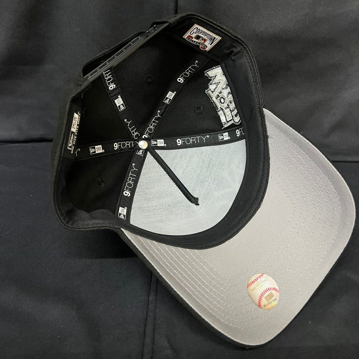 NY LA LOGO BLANCO NEGRA NEW ERA