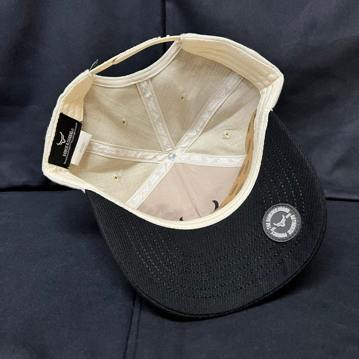 WESTERN BRAND BEIGE Y NEGRO RANCH AND CORRAL