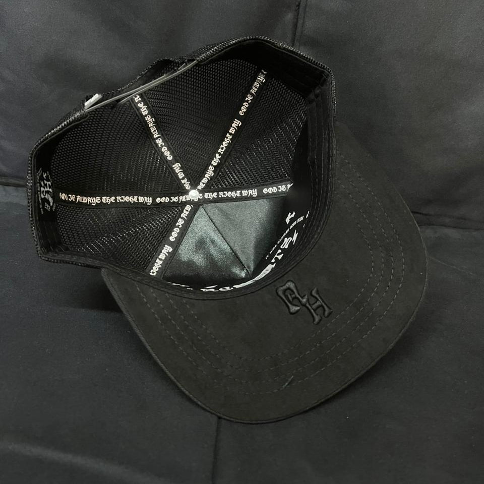 CRUZ NEGRO CON BLANCO ACE HATS