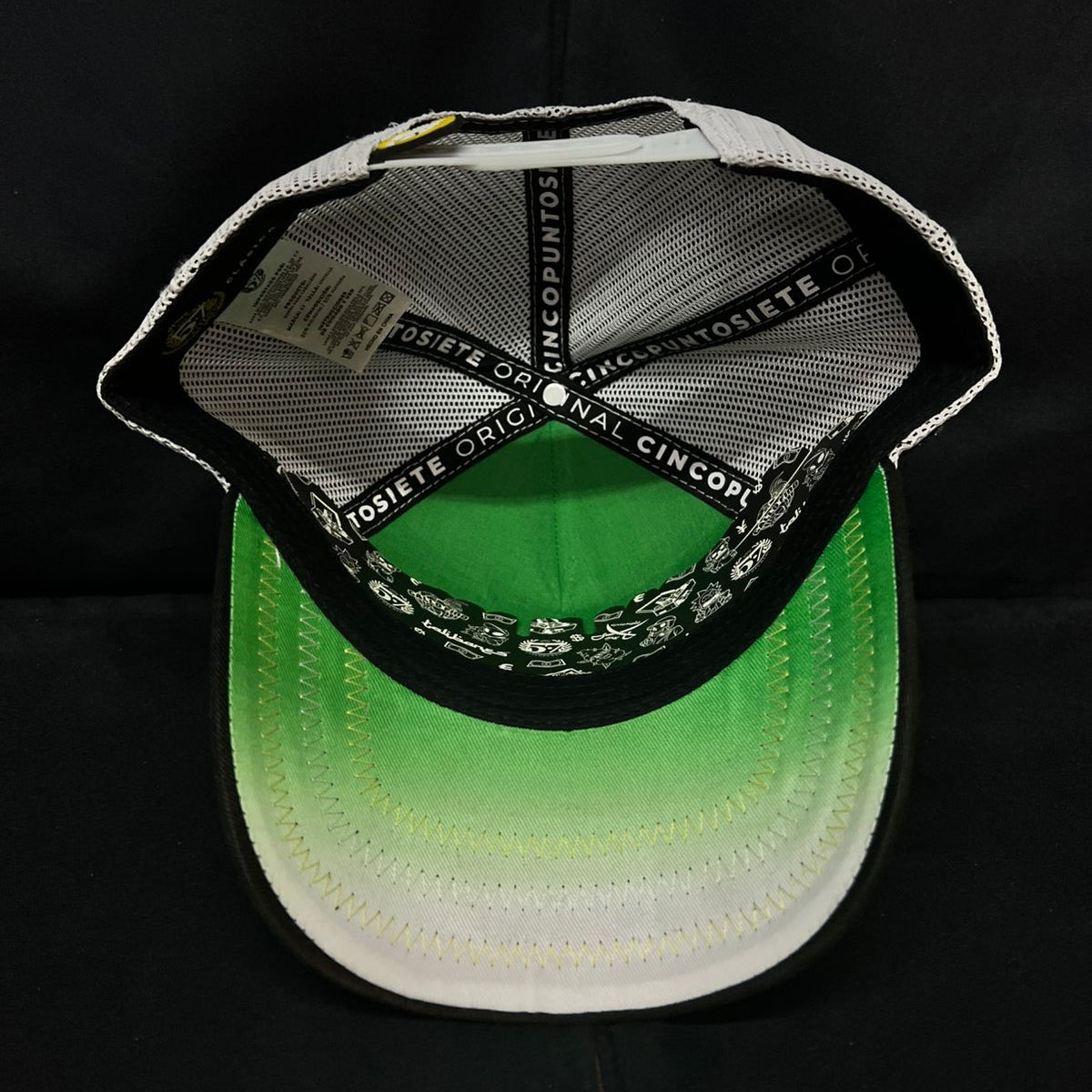 SICARIO CON TENIS VERDE 5.7