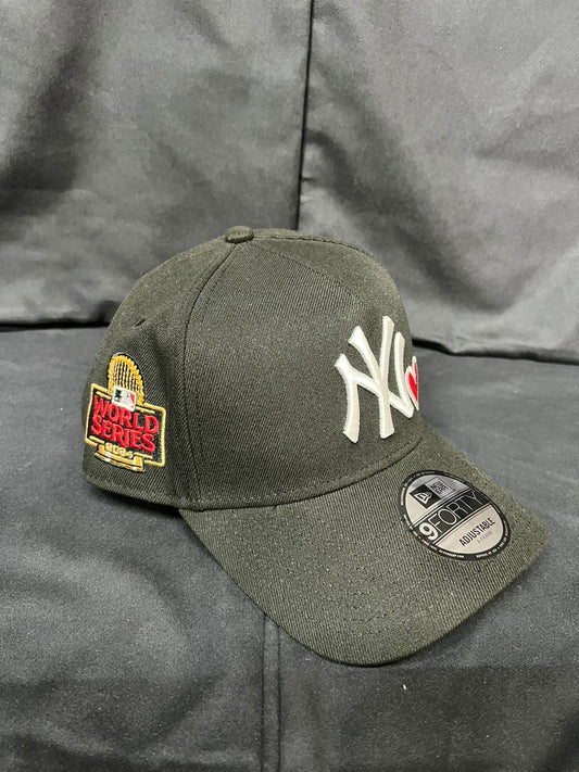 NEW YORK YANKEES NEGRA CORAZON NEW ERA