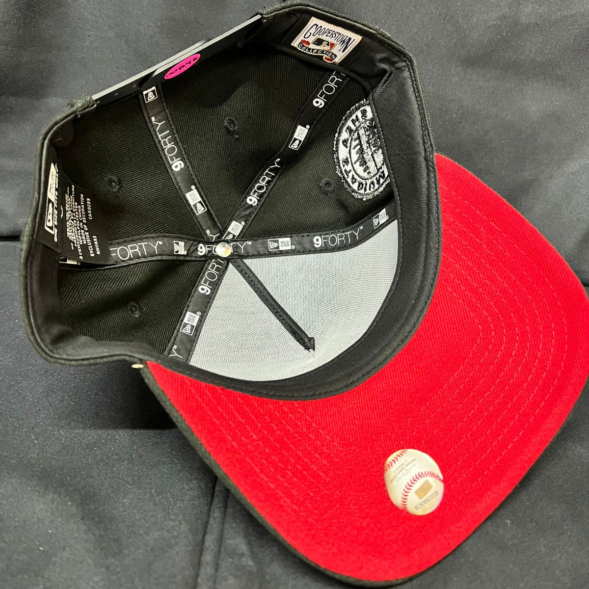 NEW YORK METS NEGRA LOGO PLATEADO NEW ERA