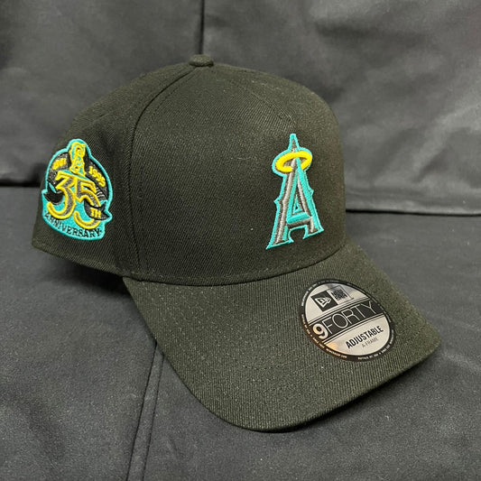 ANAHEIM LA ANGELS NEGRA LOGO AZUL NEW ERA