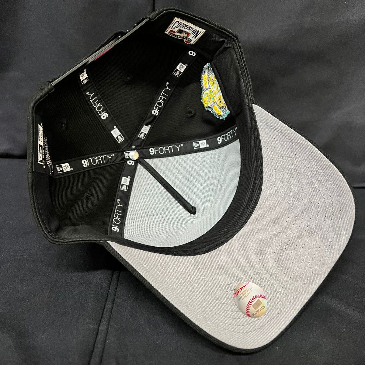 ANAHEIM LA ANGELS NEGRA LOGO AZUL NEW ERA