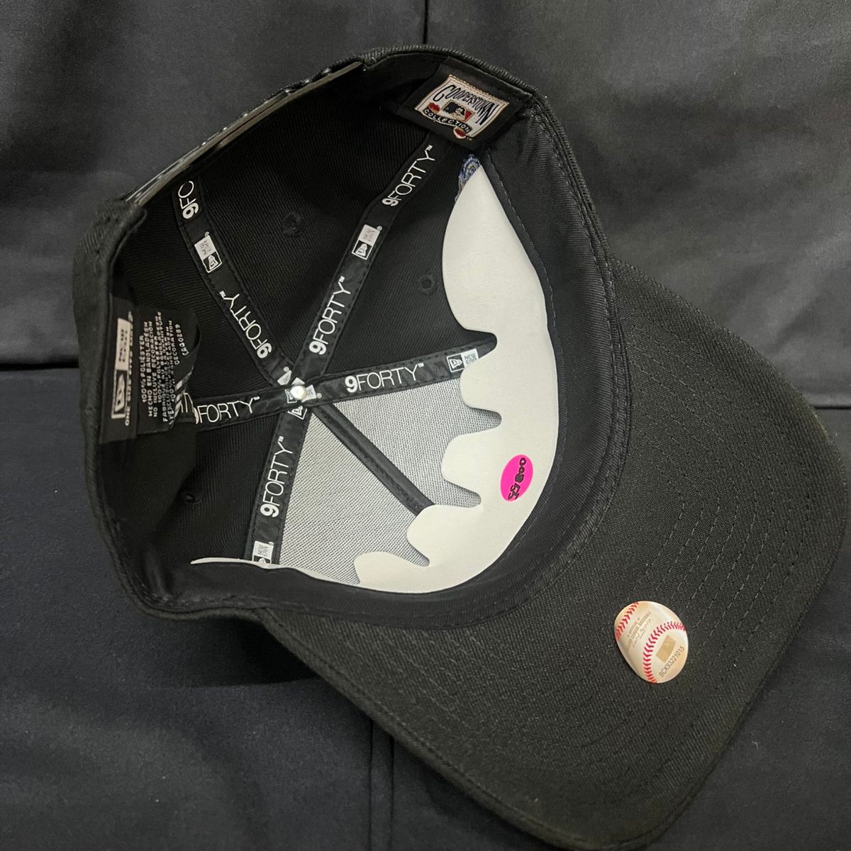 DODGERS LA LOGO DORADO NEGRA NEW ERA