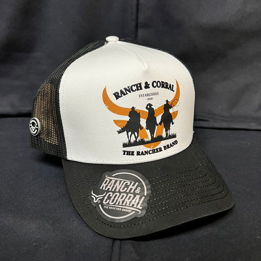 JINETES BLANCO Y NEGRO RANCH AND CORRAL