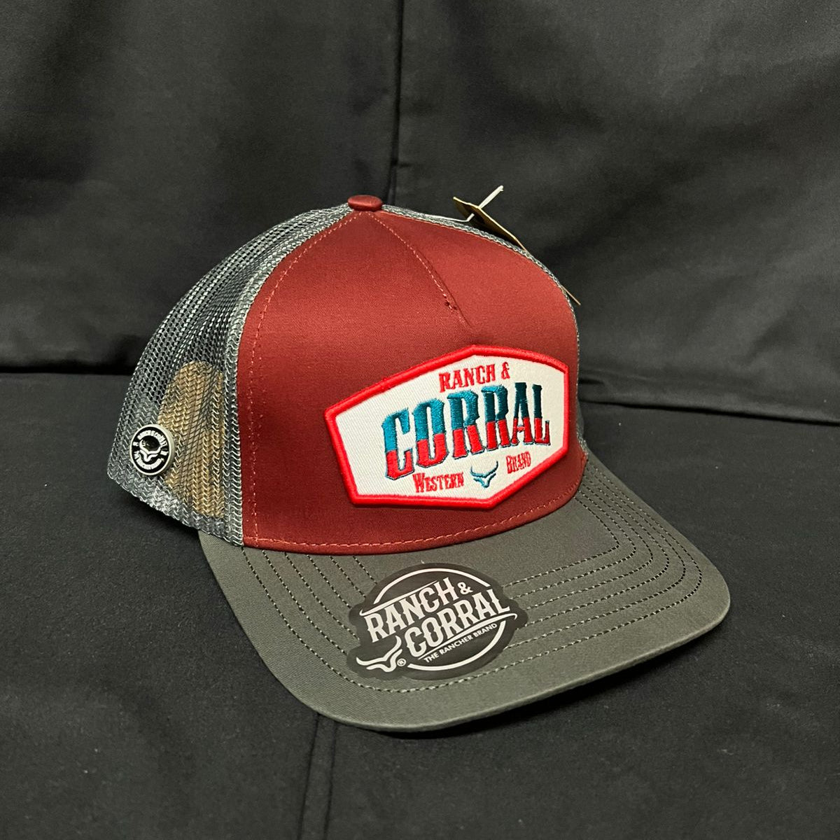 VINO Y GRIS LOGO RANCH AND CORRAL