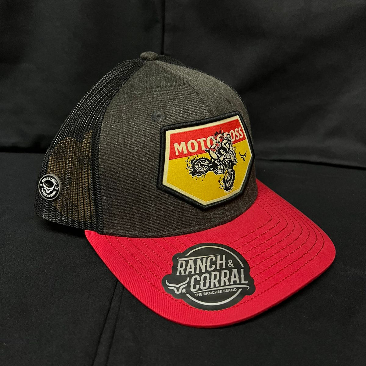 MOTOCROSS GRIS Y ROJO RANCH AND CORRAL