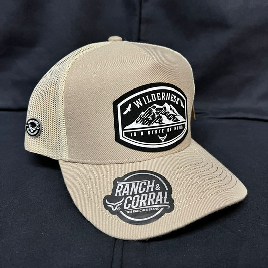 DESIERTO Y MONTAÑAS BEIGE RANCH AND CORRAL