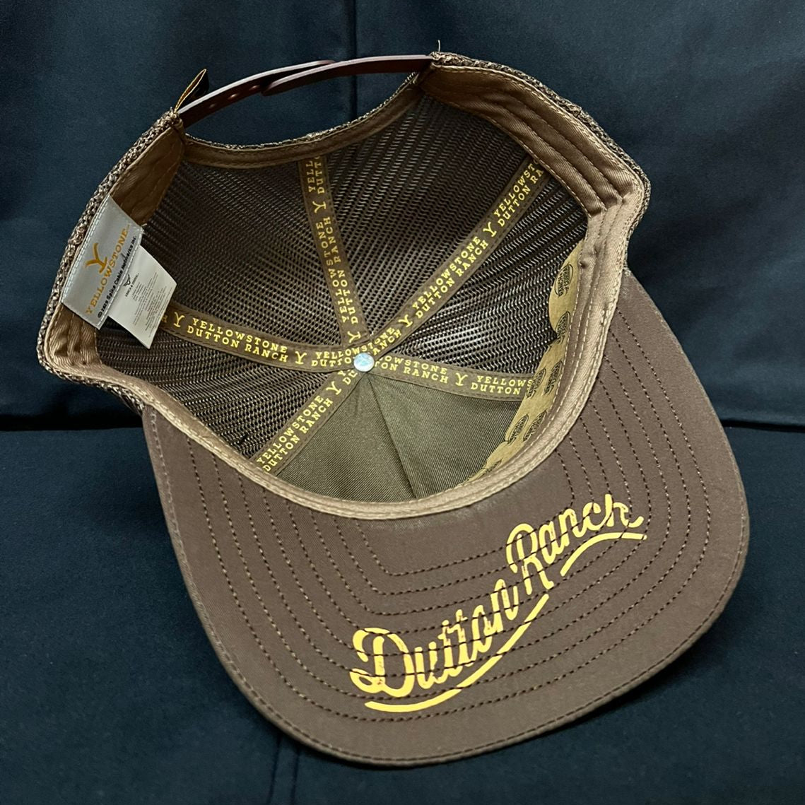 LOGO YELLOWSTONE VERDE Y CAFE RANCH AND CORRAL