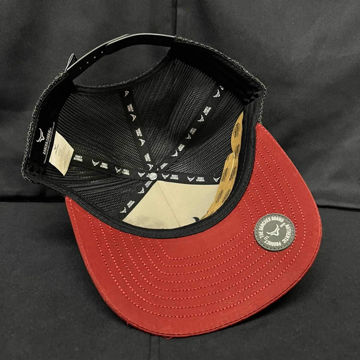 JINETE NEGRO Y VINO RANCH AND CORRAL