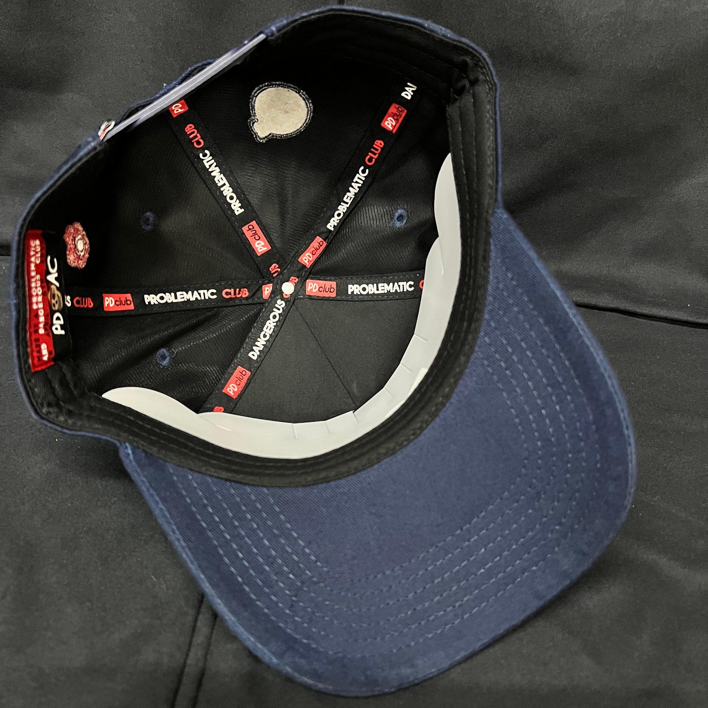 GOOD THINGS AZUL MARINO PROBLEMATIC